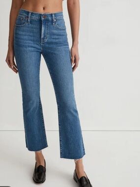 MADEWELL -Medium Blue Mid -Rise KICK OUT JEANS 👖